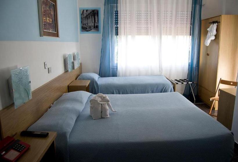 バルコニー付きスタンダードトリプルルーム, Albergo La Marinella