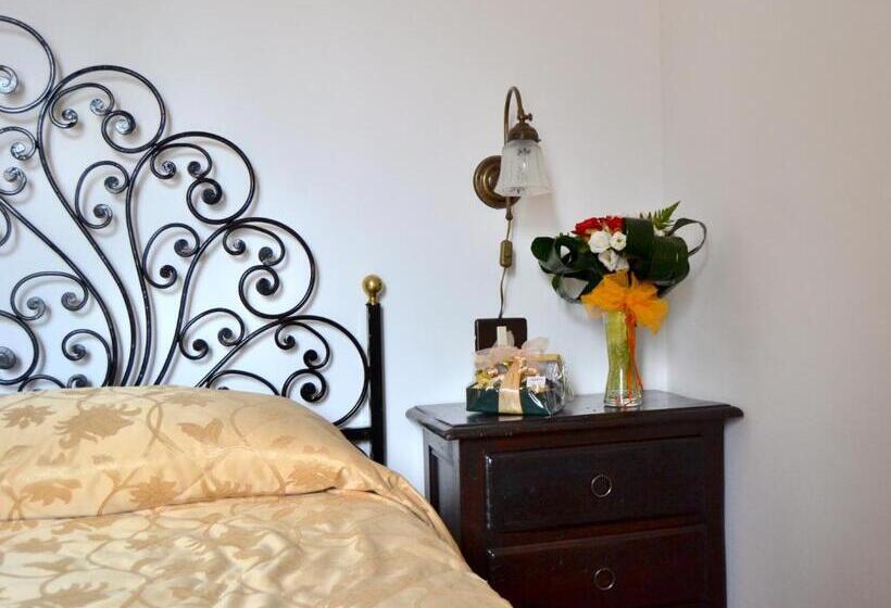 اتاق استاندارد چهارنفره با چشمانداز باغ, Bucaneve