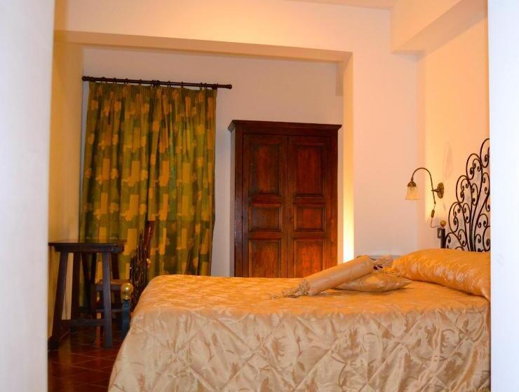 اتاق استاندارد سه نفره, Bucaneve