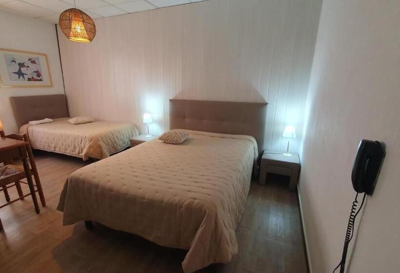 标准三人间, Hôtel Du Roc