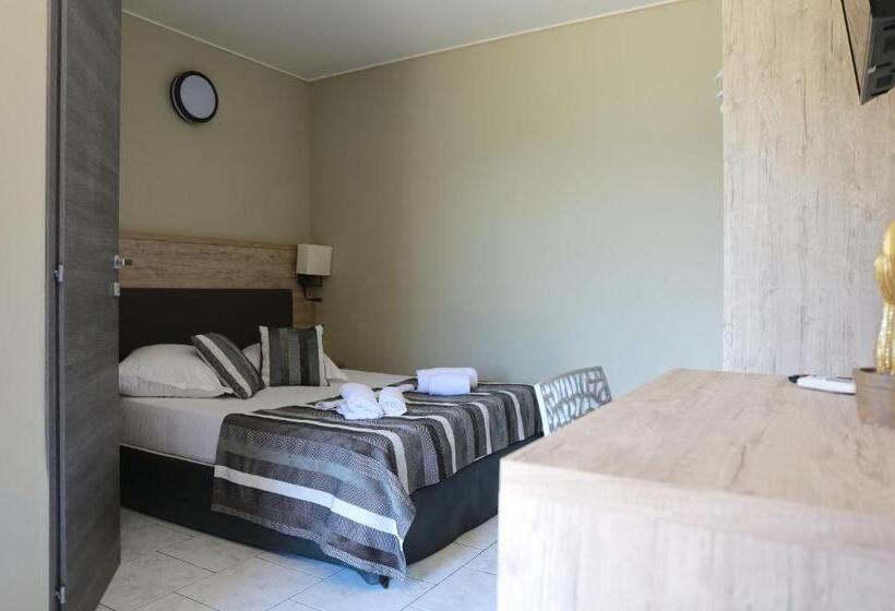 클래식 룸, Le Banana's