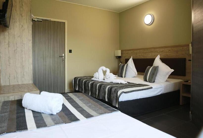 트리플 클래식 룸, Le Banana's