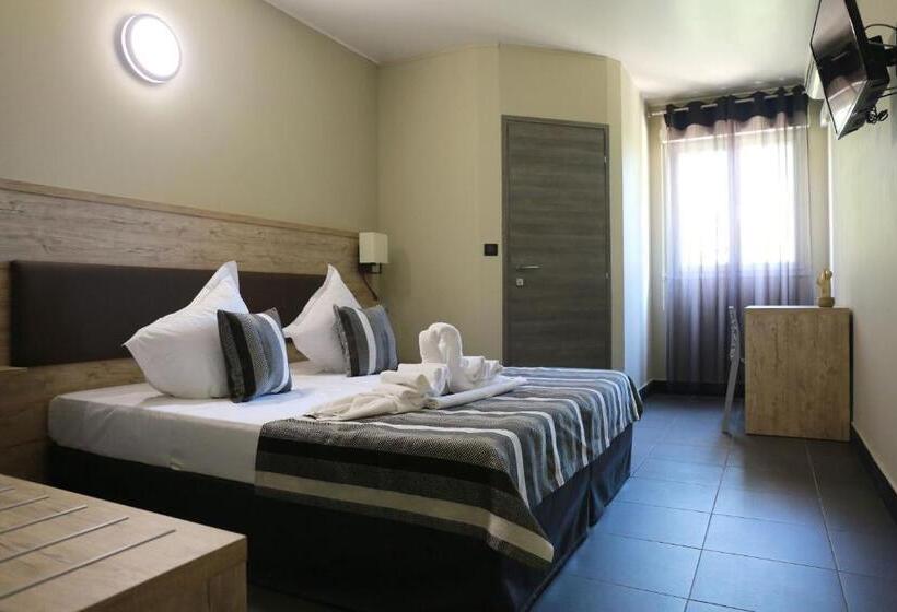 수피리어 룸, Le Banana's