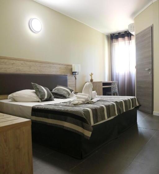 수피리어 룸, Le Banana's