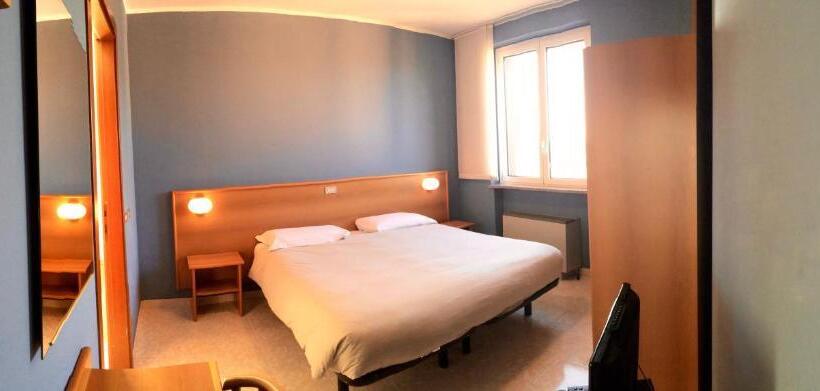 标准间, Monumento