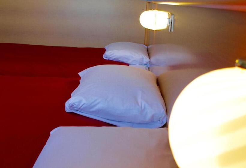 标准间, Monumento