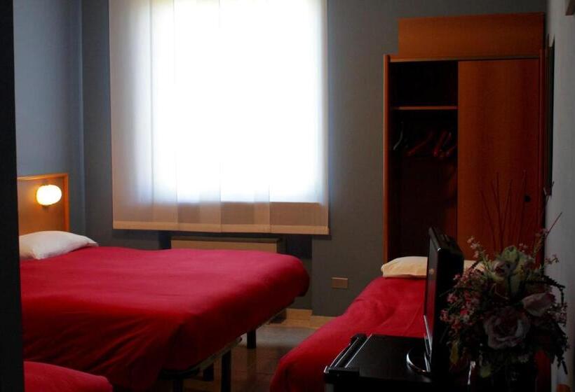 四人标准间, Monumento