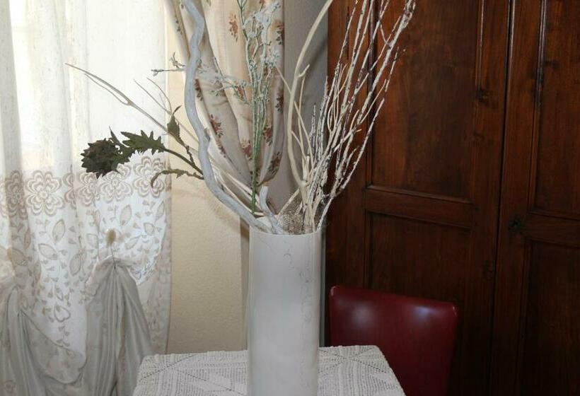 Номер Стандарт, Porta Santa Maria