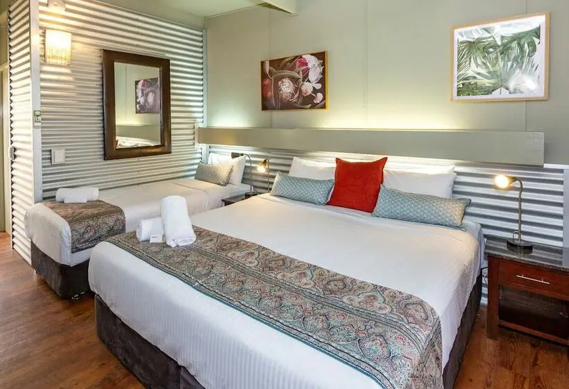 デラックスルーム, The Olive Tree Motel