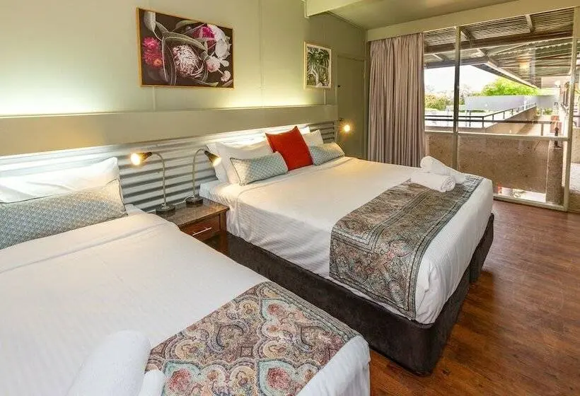 デラックスルーム, The Olive Tree Motel