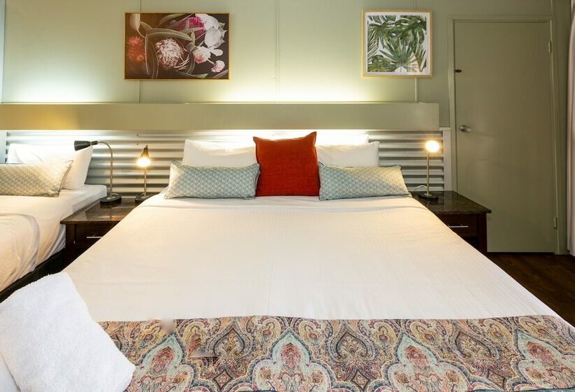 デラックスルーム, The Olive Tree Motel