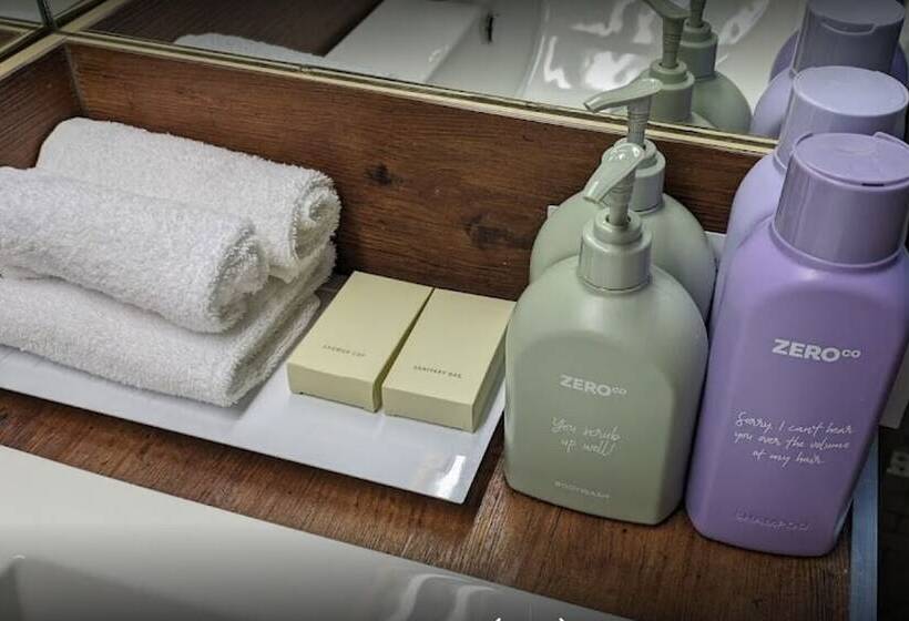 デラックスルーム, The Olive Tree Motel