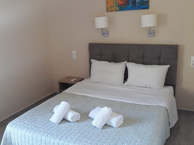 شقة غرفة واحدة, Nefeli