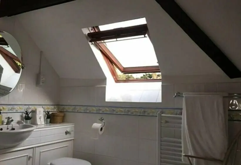 スタンダードルーム, Stoneleigh Barn Bed And Breakfast