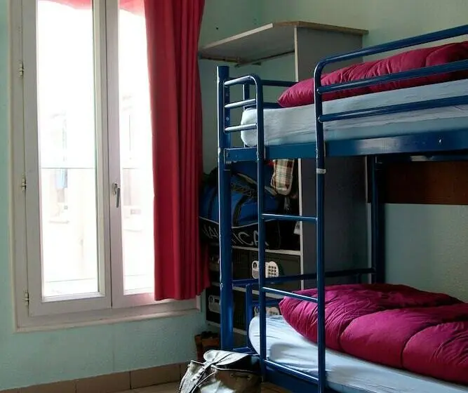 اتاق استاندارد با سرویس بهداشتی مشترک, Auberge Internationale Des Jeunes