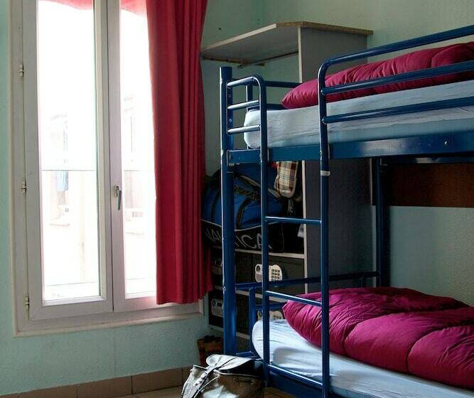 اتاق استاندارد چهار تخته, Auberge Internationale Des Jeunes