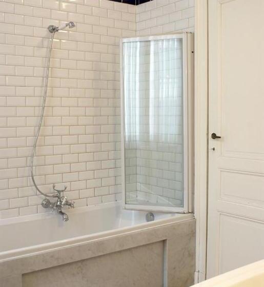 חדר סופריור לשלושה, Atlas B&b