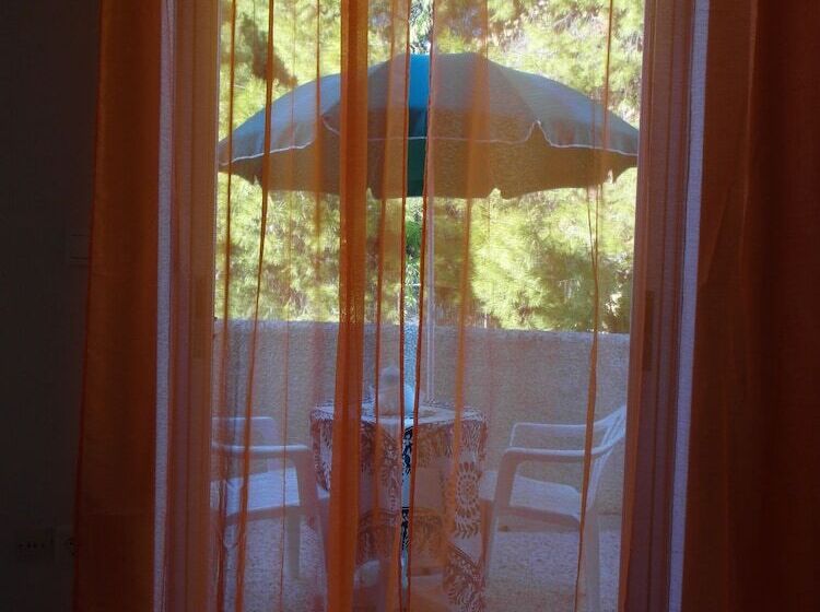 آپارتمان اکونومی 1 خوابه, Eri Studios