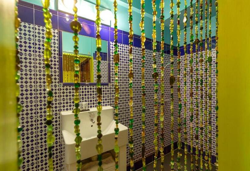 غرفة قياسية فردية, Bazar