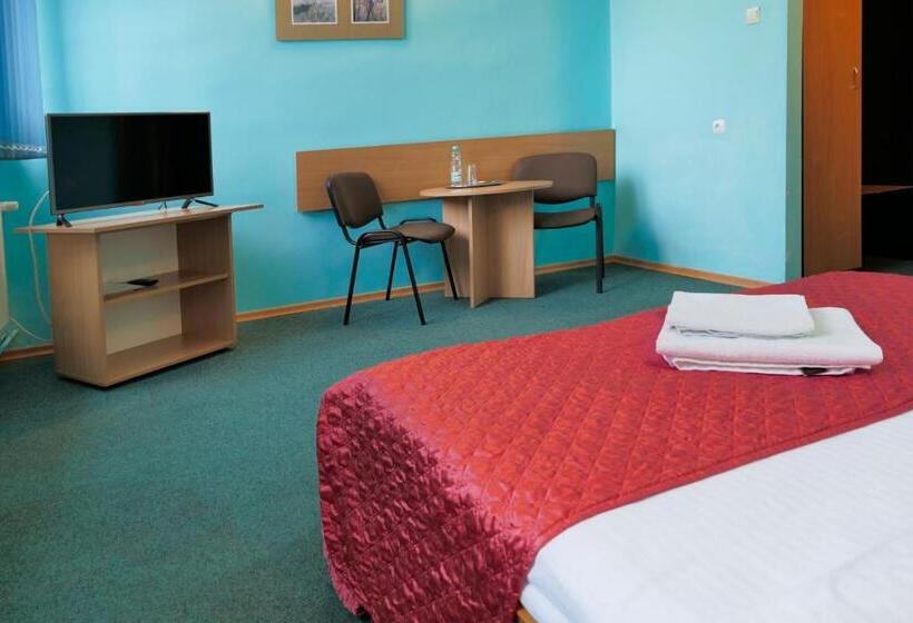 חדר סטנדרט יחיד, Chemik