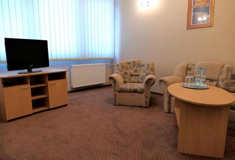 חדר דלוקס, Chemik