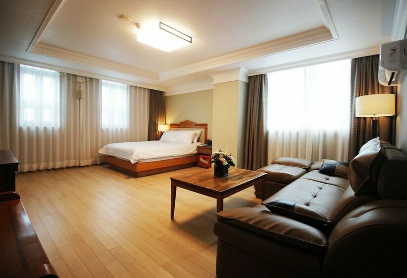 غرفة ديلوكس, Gwangju Empire