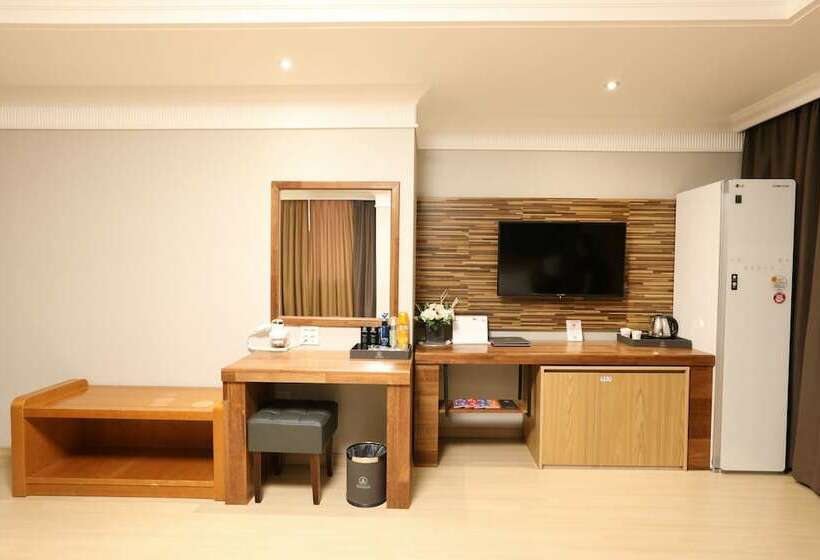Номер Deluxe, Gwangju Empire