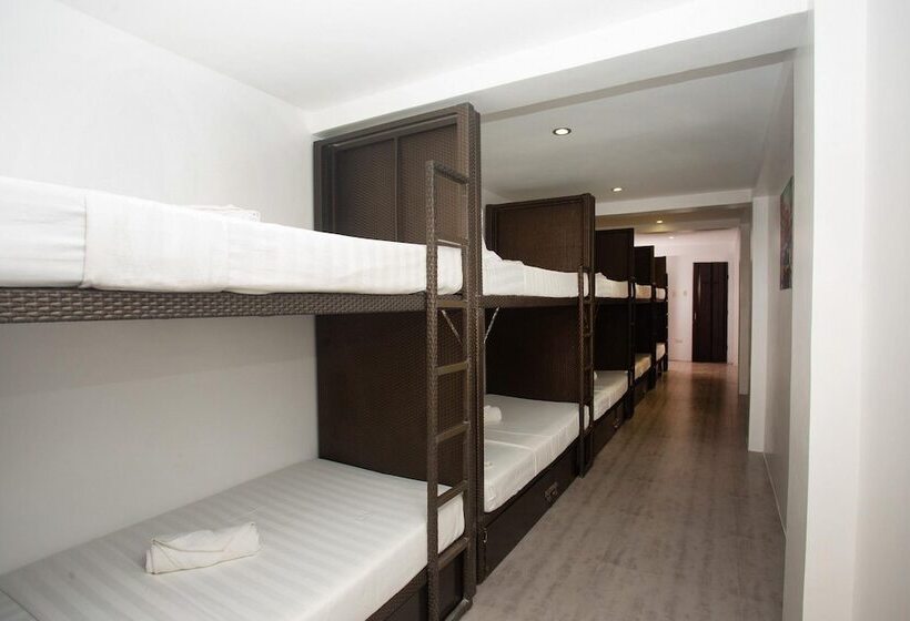 Säng i Delat Rum, Chillax Boracay