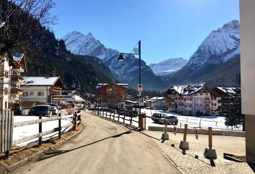 Pokój Deluxe z Balkonem, B&b Cèsa Planber Mountain View Ski In Ski Out