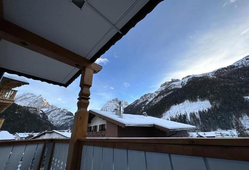 Четырехместный Номер Стандарт с Балконом, B&b Cèsa Planber Mountain View Ski In Ski Out