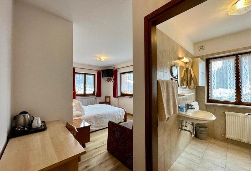 Четырехместный Номер Стандарт с Балконом, B&b Cèsa Planber Mountain View Ski In Ski Out