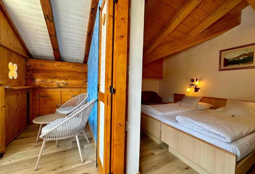 Standard Szoba Erkéllyel, B&b Cèsa Planber Mountain View Ski In Ski Out