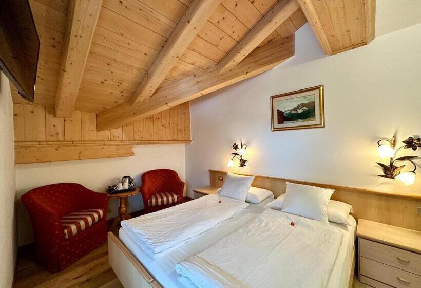 Pokój Standard z Balkonem, B&b Cèsa Planber Mountain View Ski In Ski Out