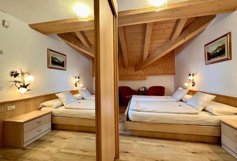 Standard Szoba Erkéllyel, B&b Cèsa Planber Mountain View Ski In Ski Out