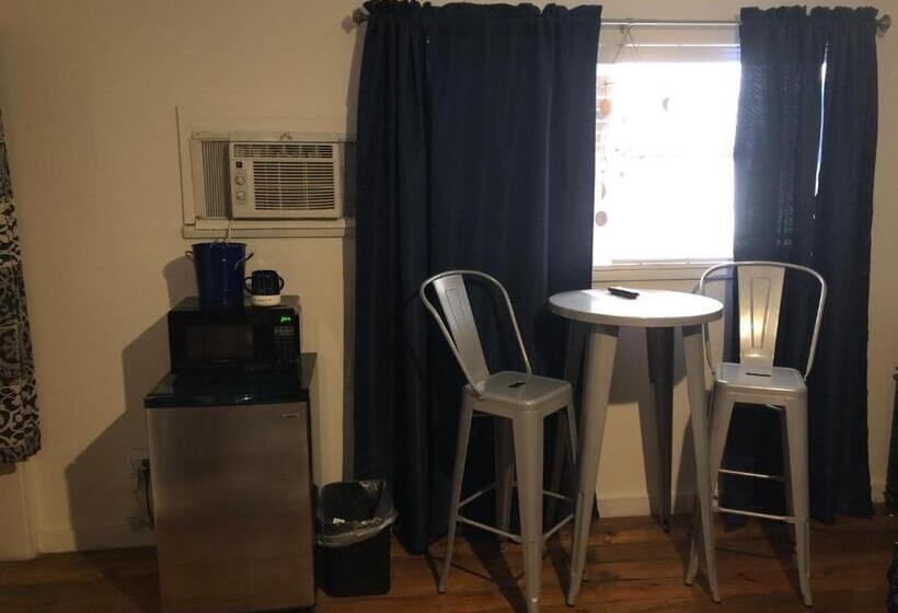 غرفة ديلوكس سرير كينج, Fort Davis Drug Store