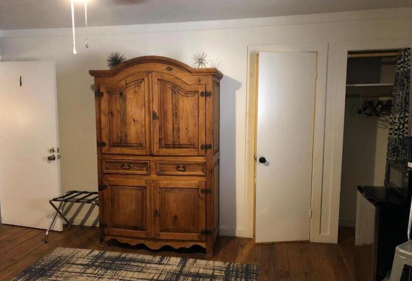 غرفة ديلوكس سرير كينج, Fort Davis Drug Store