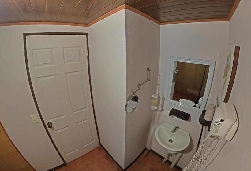 스탠다드 트리플 룸, Casa Jungle Monteverde B&b