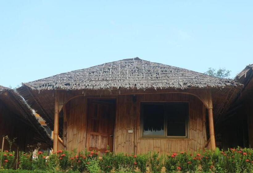 בקתה, Cottage Hill At Lanta