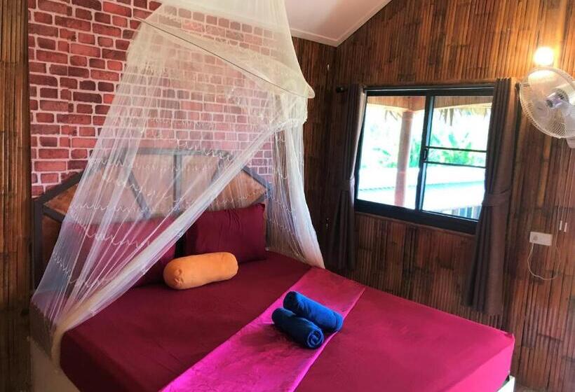 בקתה, Cottage Hill At Lanta