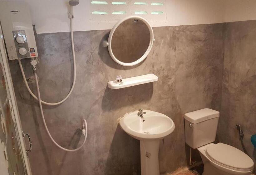 חדר משפחתי, Cottage Hill At Lanta