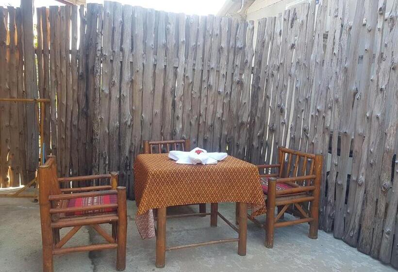 חדר משפחתי, Cottage Hill At Lanta