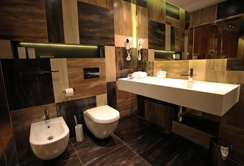 اتاق استاندارد, In