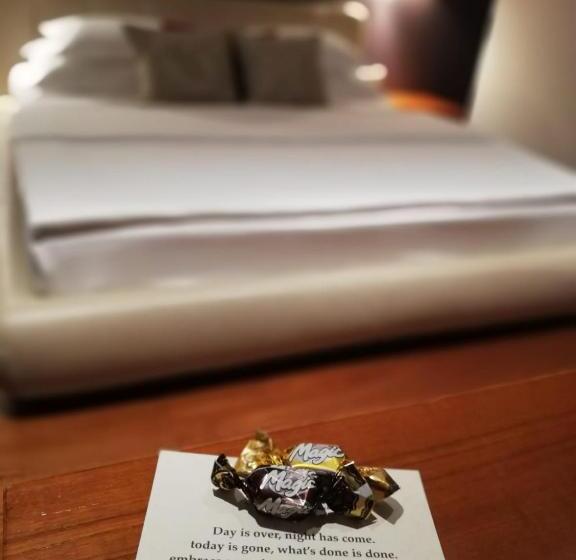 اتاق لوکس یک تخته, In