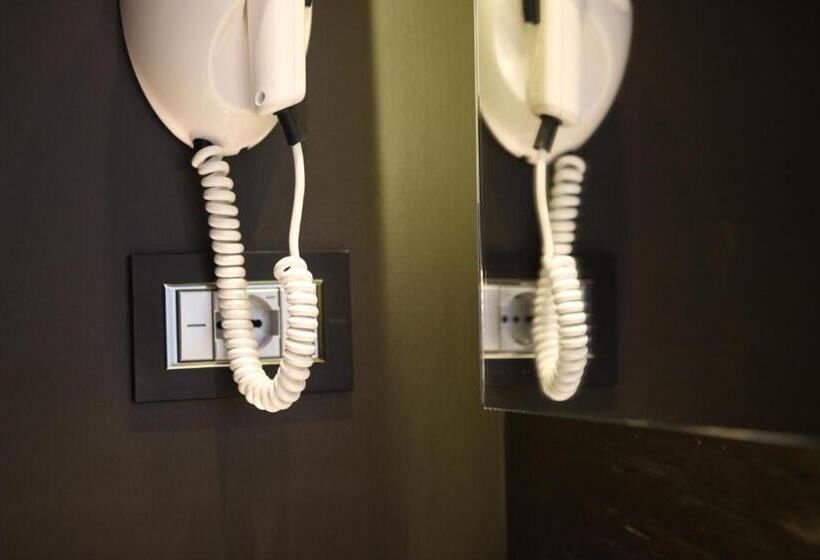 اتاق استاندارد, In