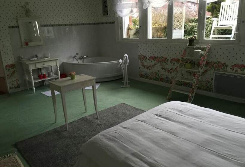 スーペリアースイート, Joly