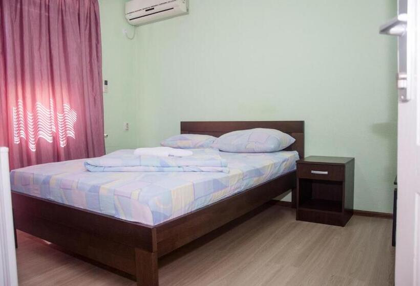 اتاق لوکس, Motel Aura