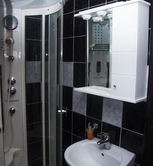 اتاق استاندارد, Motel Aura