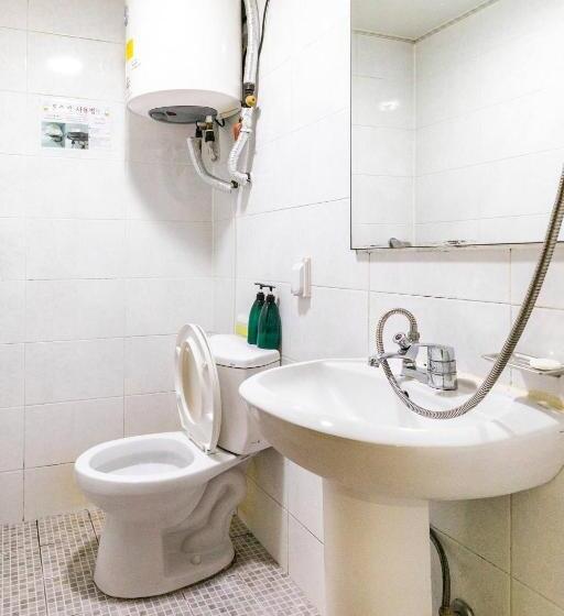 اتاق استاندارد, 24 Guesthouse Seomyun