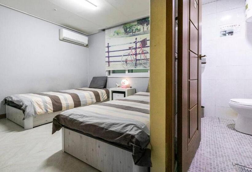 اتاق استاندارد, 24 Guesthouse Seomyun