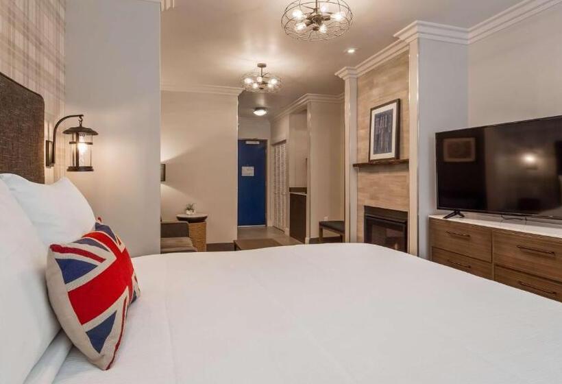 מיטת קינג בסוויטה, Aristocrat Hotel, Bw Signature Collection